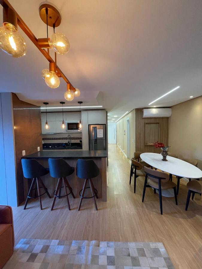 Apartamento Espetacular, 2 Suites, A 30M Da Rua Coberta 그라마도 외부 사진