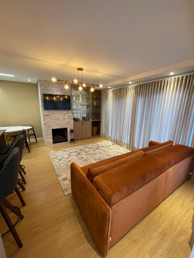 Apartamento Espetacular, 2 Suites, A 30M Da Rua Coberta 그라마도 외부 사진