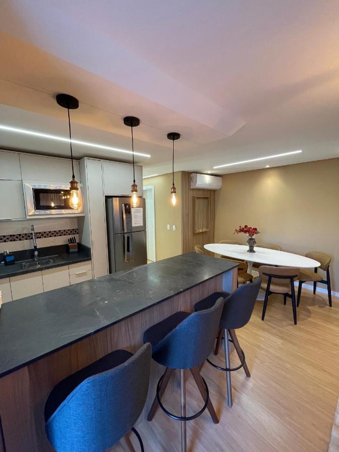 Apartamento Espetacular, 2 Suites, A 30M Da Rua Coberta 그라마도 외부 사진