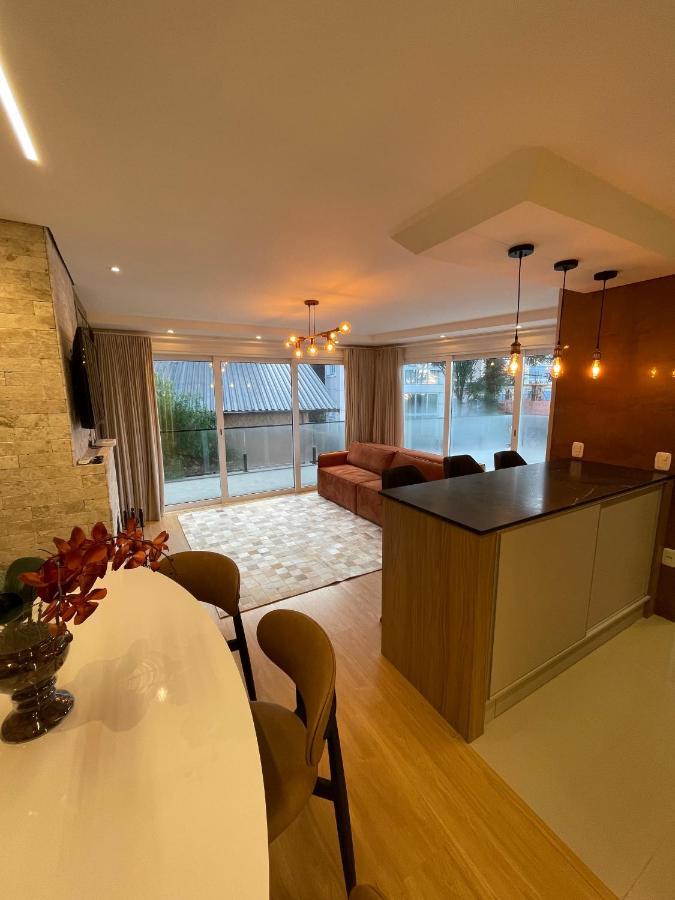 Apartamento Espetacular, 2 Suites, A 30M Da Rua Coberta 그라마도 외부 사진